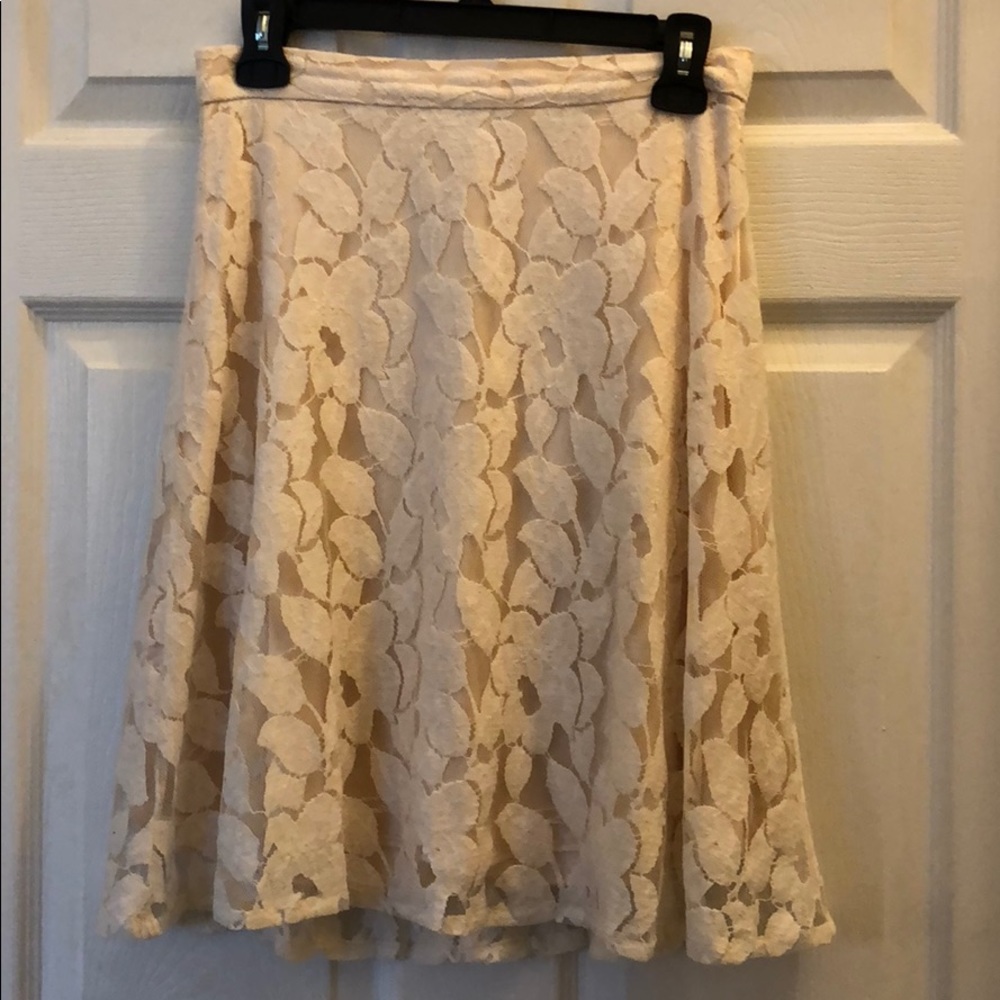 Lace skirt